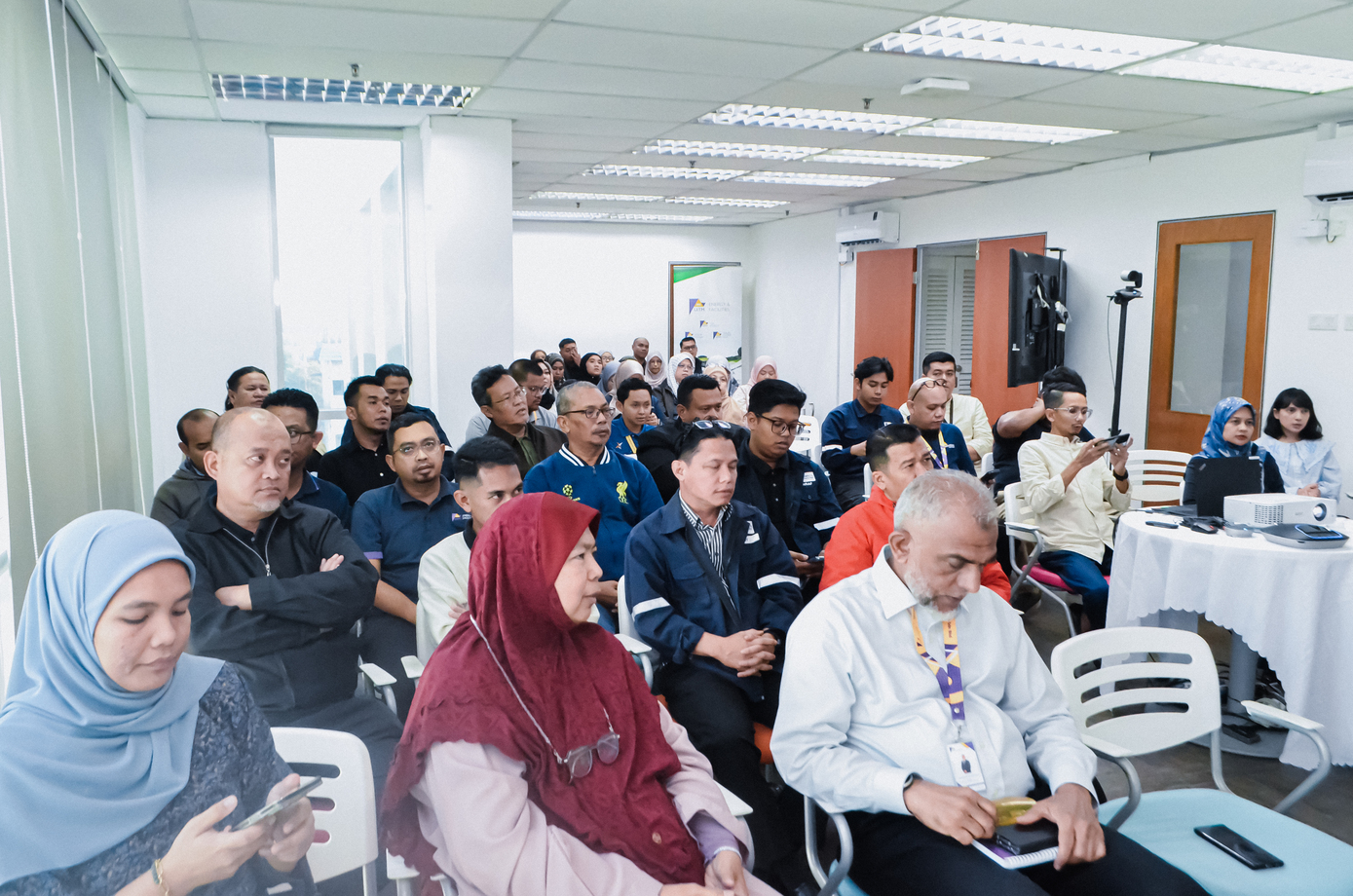 Q1 2026 TOWNHALL: ALIGNING FOR EXCELLENCE 🚀